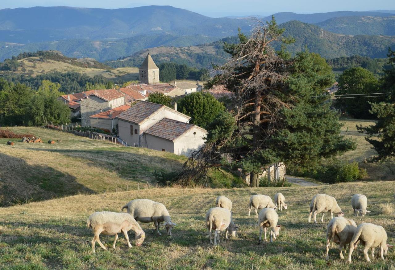 Gite De Chapeleche Les Chataigniers Gluiras 外观 照片